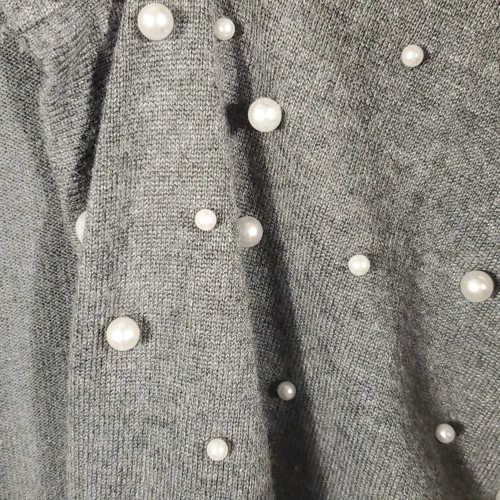 Gray Cardigan with pearls Size Large